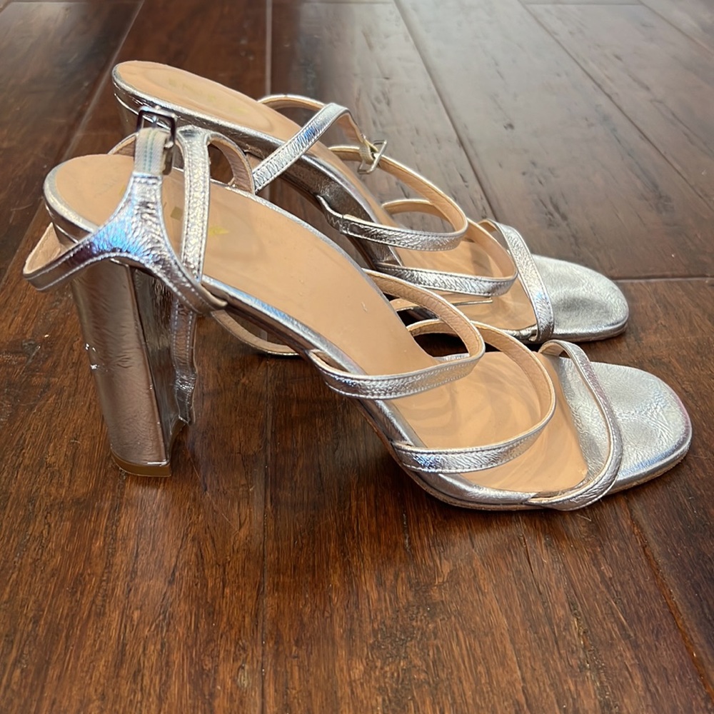 Inez silver heels size 10 1/2 (10.5)